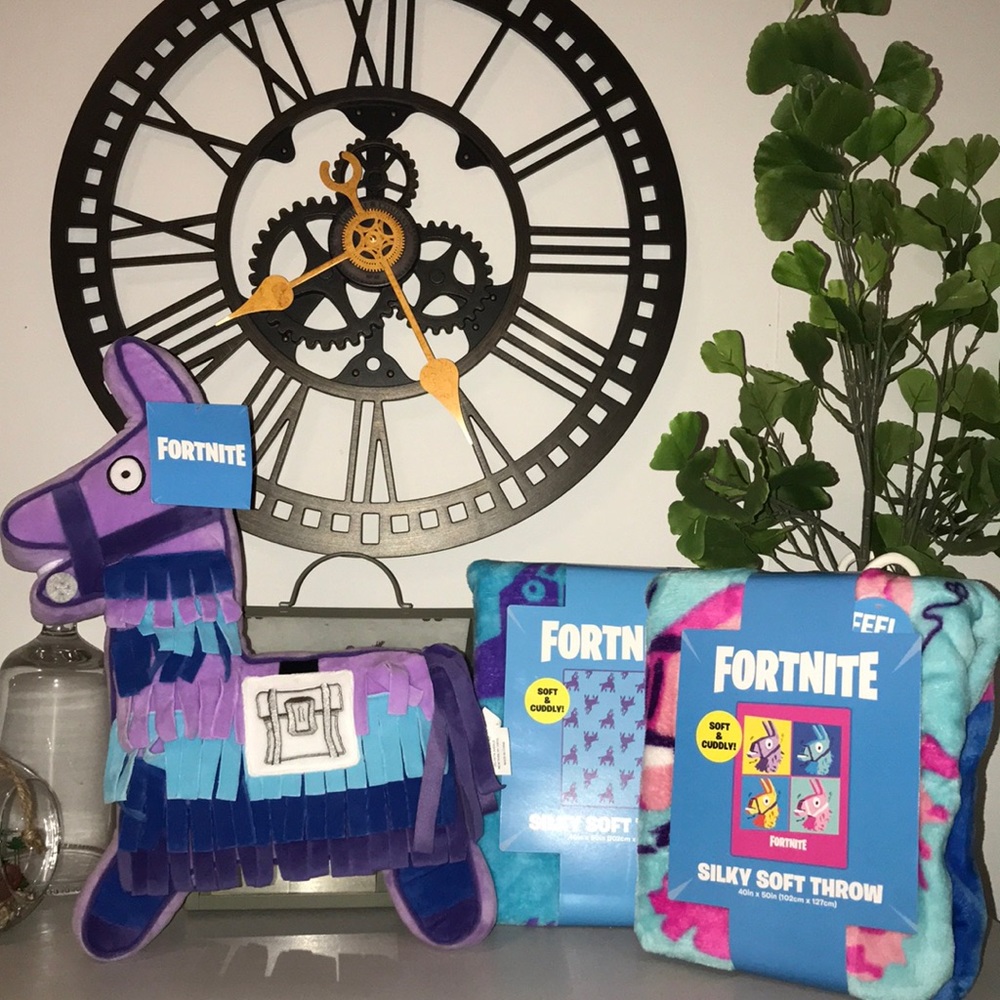 *LAST ONE* Fortnite Pillow and Blanket Bundle